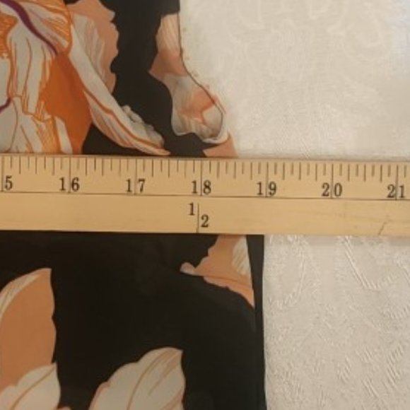 CAbi Blossom Top #5030 - Picture 9 of 10